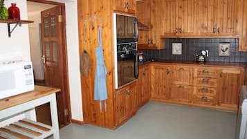 Exclusive-Haus, 5 Schlafzimmer | Eigene Küche | Kühlschrank, Herdplatte, Kochgeschirr/Geschirr/Besteck