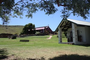 Exclusive House, 5 Bedrooms | Garden view - The Red Barn (Mashishing)