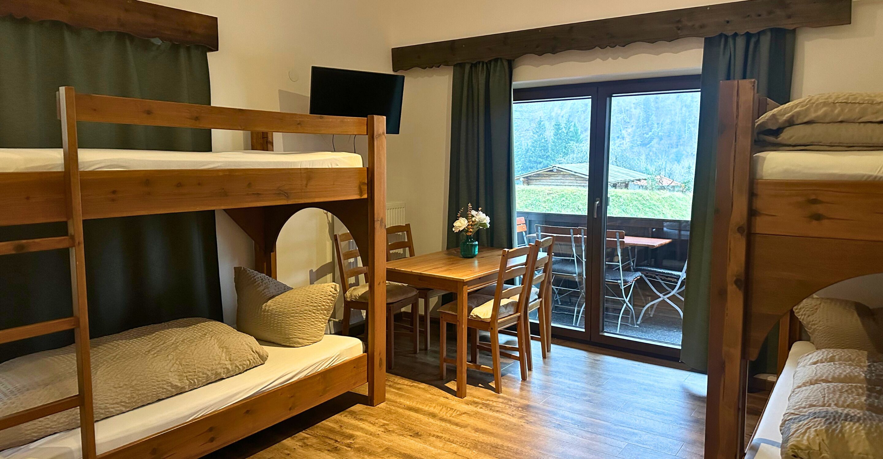 Basic Room, Multiple Beds, Balcony, Mountain View (6 beds room)