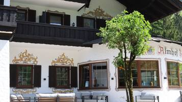 Bagian depan properti