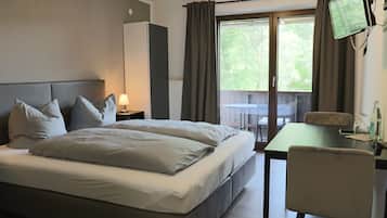 Habitación básica doble, 1 habitación, vista a la montaña | Edredón, wifi gratis y ropa de cama