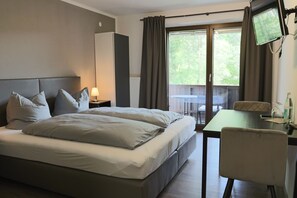 Basic Double Room, 1 Bedroom, Mountain View