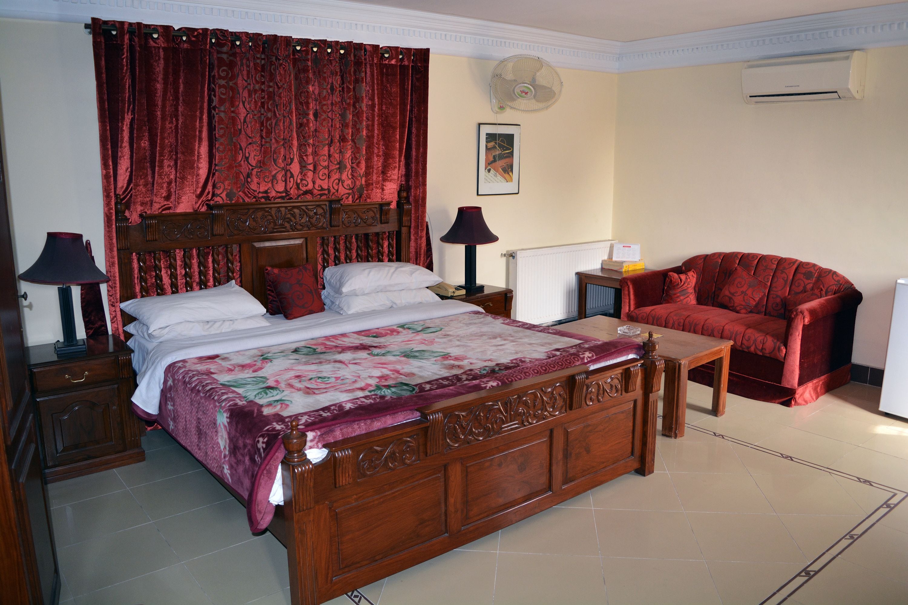 Deluxe Double Room Single Use, 1 Queen Bed, Smoking | Premium bedding, in-room safe, blackout drapes, soundproofing