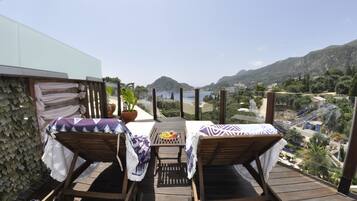 Studio, 1 Double Bed | Balcony