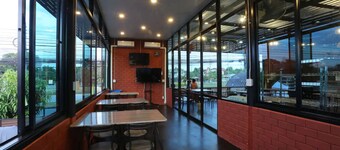 Baan Chang Hotel & Coffee House
