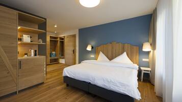Studio, Accessible | Hypo-allergenic bedding, minibar, in-room safe, individually furnished