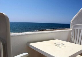 Minibar, in-room safe, desk, soundproofing