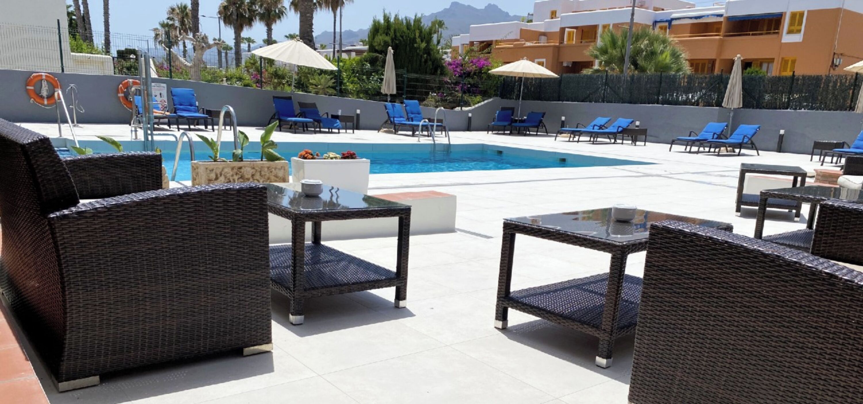 Een seizoensgebonden buitenzwembad