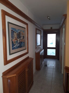 Apartment, 2 Schlafzimmer | Wohnbereich | Flachbildfernseher