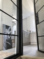 Maison Ville | Cuisine privée | Grand réfrigérateur, micro-ondes, four, plaque de cuisson