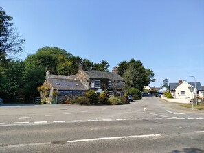 BBQ/picnic Area - The Wolfe Inn Wolfscastle (Haverfordwest)