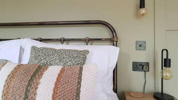 Family Room, 1 Bedroom | Premium bedding, desk, soundproofing, iron/ironing board