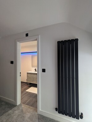 Premium bedding, desk, iron/ironing board - The Wolfe Inn Wolfscastle (Haverfordwest)