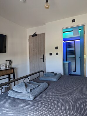 Premium bedding, desk, iron/ironing board - The Wolfe Inn Wolfscastle (Haverfordwest)