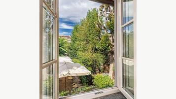 Doppelzimmer, Gartenblick | Kostenloses WLAN, Bettwäsche