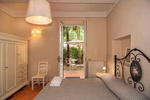 Suite, 2 soverom, hageutsikt | Wi-fi (inkludert) og sengetøy