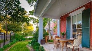 Balcony - Childress House BNB (Murfreesboro)