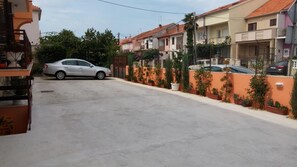 Free self parking - Pansion Maria (Zadar)