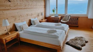 Egyptian cotton sheets, premium bedding, free WiFi, bed sheets