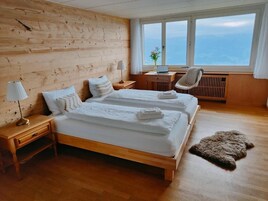 Egyptian cotton sheets, premium bedding, free WiFi, bed sheets