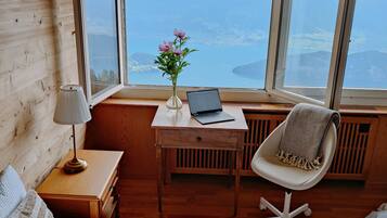 Egyptian cotton sheets, premium bedding, free WiFi, bed sheets