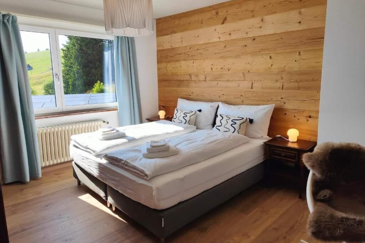 Superior Room with Mountain View | Premium bedding, desk, laptop workspace, WiFi (free)