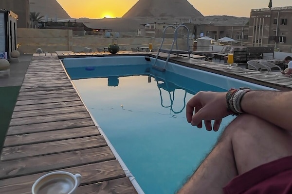 Piscine extérieure, maîtres-nageurs sur place