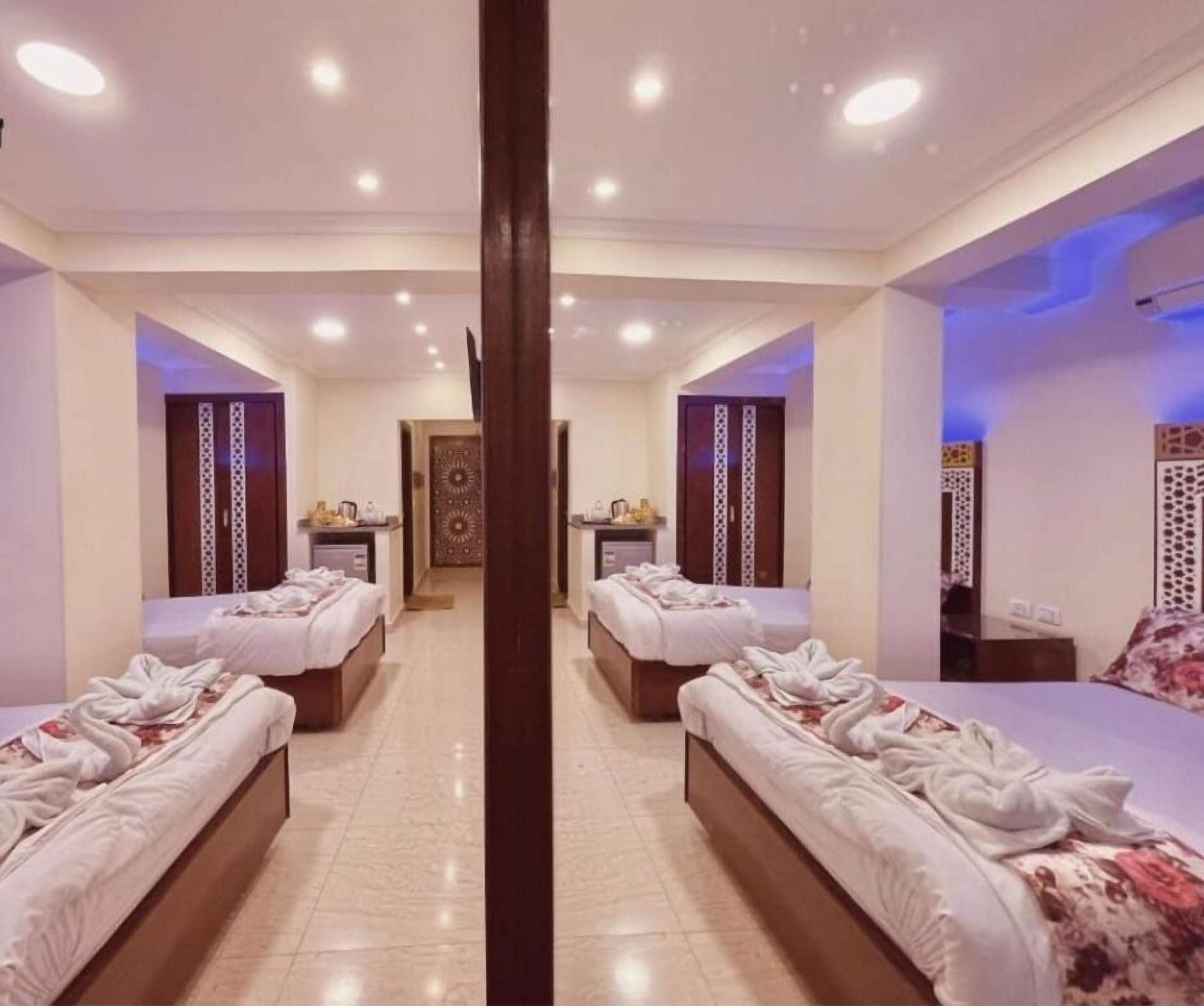 Pyramids Height Hotel