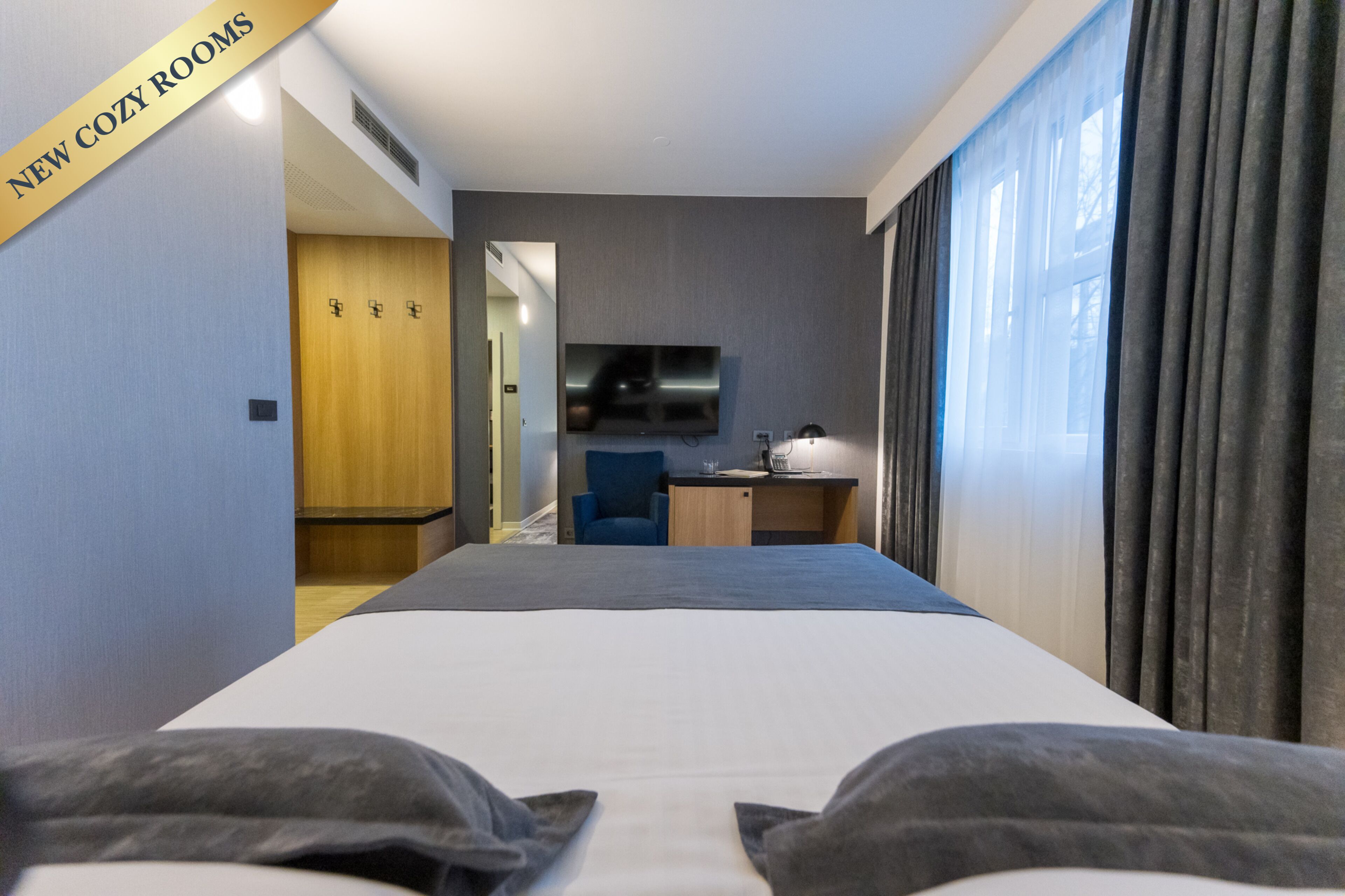 superior double room, 1 king bed | 1 bedroom, minibar, in-room safe, blackout curtains