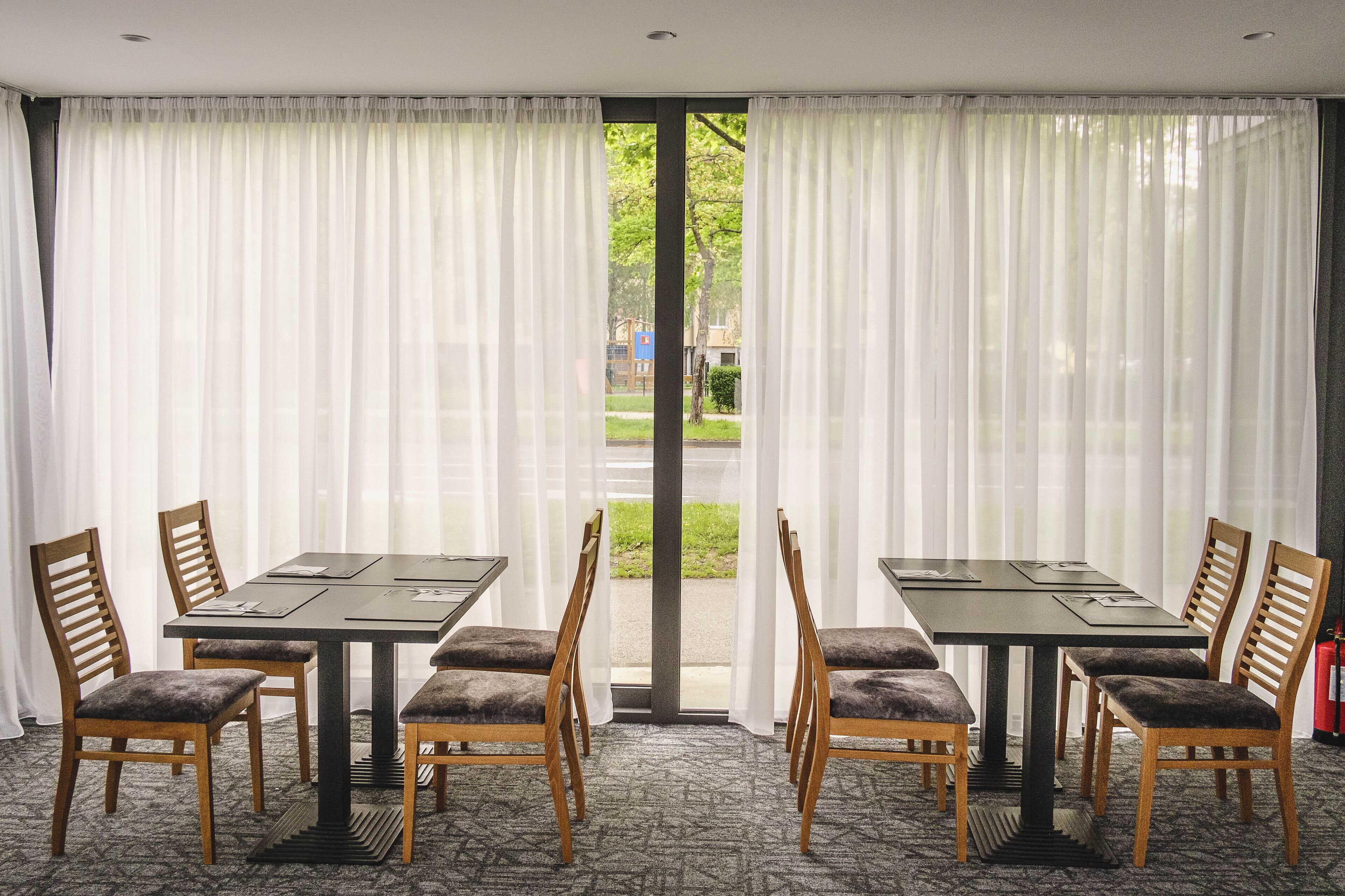 daily full breakfast (eur 8 per person)