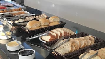 Desayuno buffet incluido todos los días