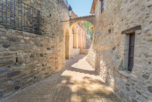 Exterior detail - Borgo Pulciano Agriturismo (Montone)