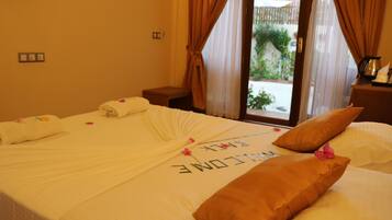 Deluxe Double Room, Garden View | 5 bedrooms, premium bedding, Select Comfort beds, in-room safe