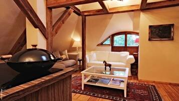 Comfort-Apartment, 1 Schlafzimmer, Gartenblick (Manhattan) | Wohnbereich | Flachbildfernseher