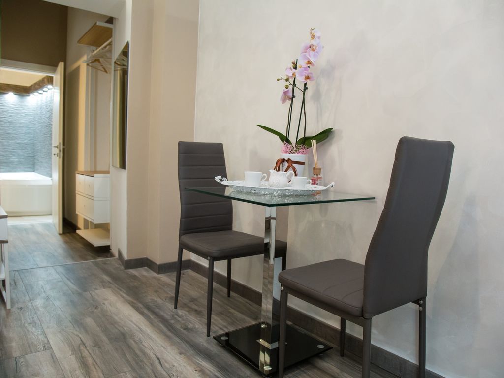 Deluxe Triple Room, Jetted Tub (Picasso) | Room amenity