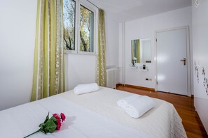 Deluxe Apartment | 1 bedroom, Egyptian cotton sheets, premium bedding, desk