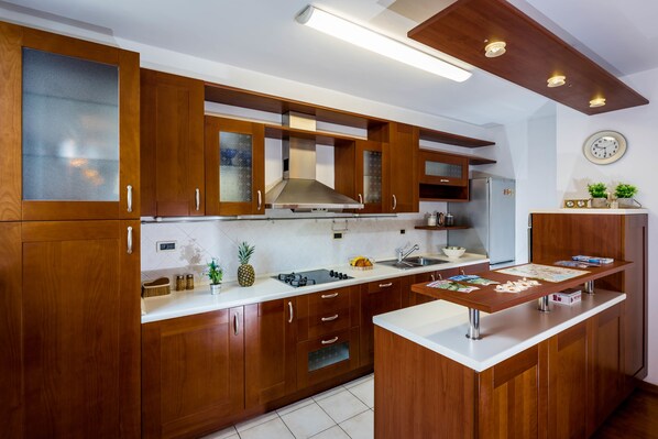 Deluxe Apartment | Private kitchen