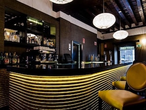 Bar (on property) - Hacienda La Coracera (San Martin de Valdeiglesias)