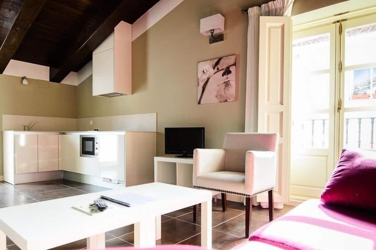 Appartement Supérieur, salle de bains attenante | Vue depuis l’hébergement