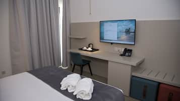 Minibar, in-room safe, desk, free WiFi