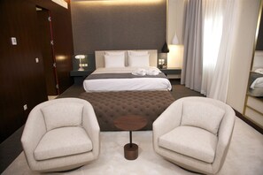 1 Schlafzimmer, Minibar, Zimmersafe, Schreibtisch