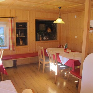 Ilmainen päivittäinen buffetaamiainen 