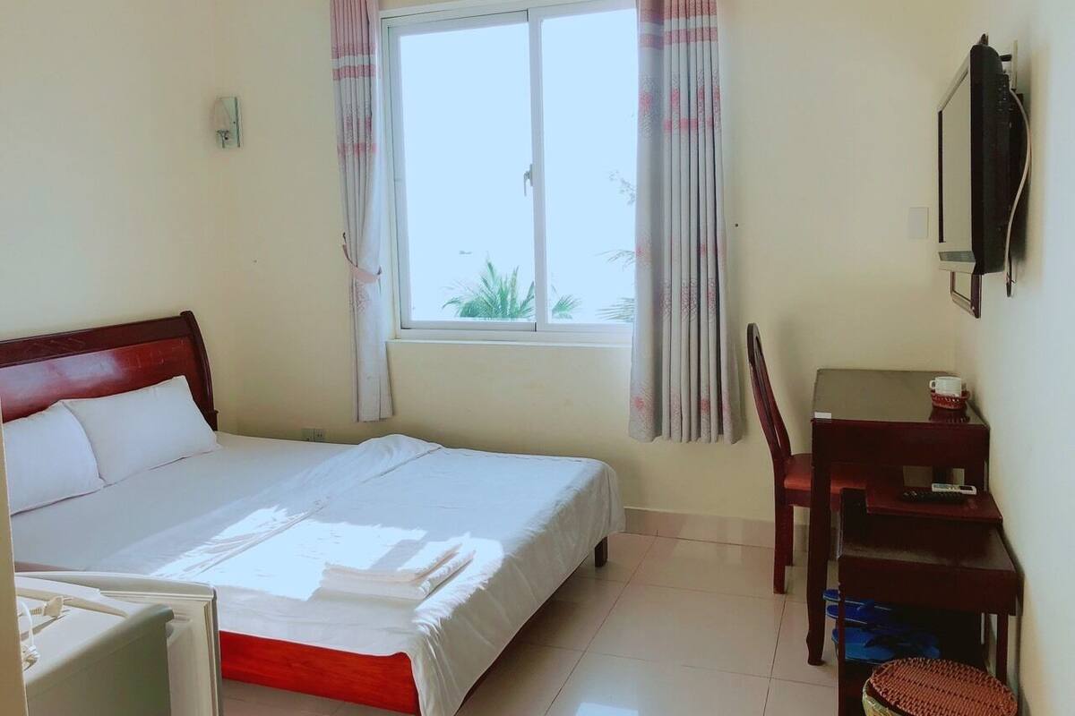 Superior Double Room, Sea View | Minibar, in-room safe, desk, free WiFi