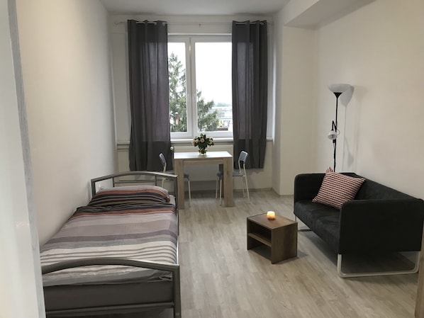 Cortinas opacas, tabla de planchar con plancha, wifi gratis