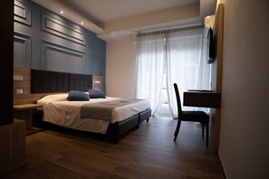 Deluxe Double Room, Kitchenette - Boutique Stop and Sea Guesthouse (Rome)