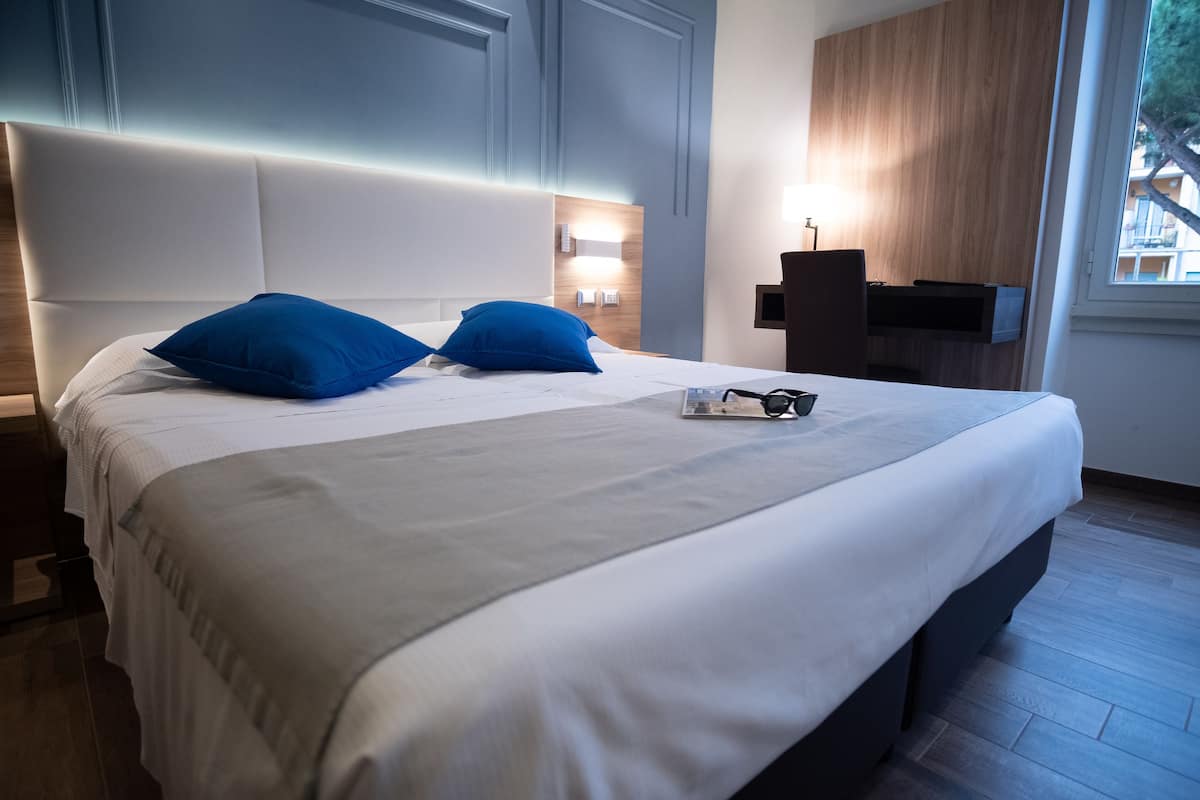 In-room safe, desk, blackout drapes, iron/ironing board (on request)