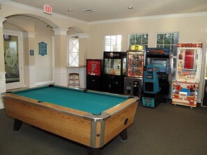 Family Townhome, Private Pool, Garden Area | Games room