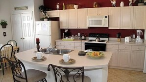 Family Townhome, Private Pool, Garden Area | Private kitchen | Stovetop, dishwasher, cookware/dishes/utensils