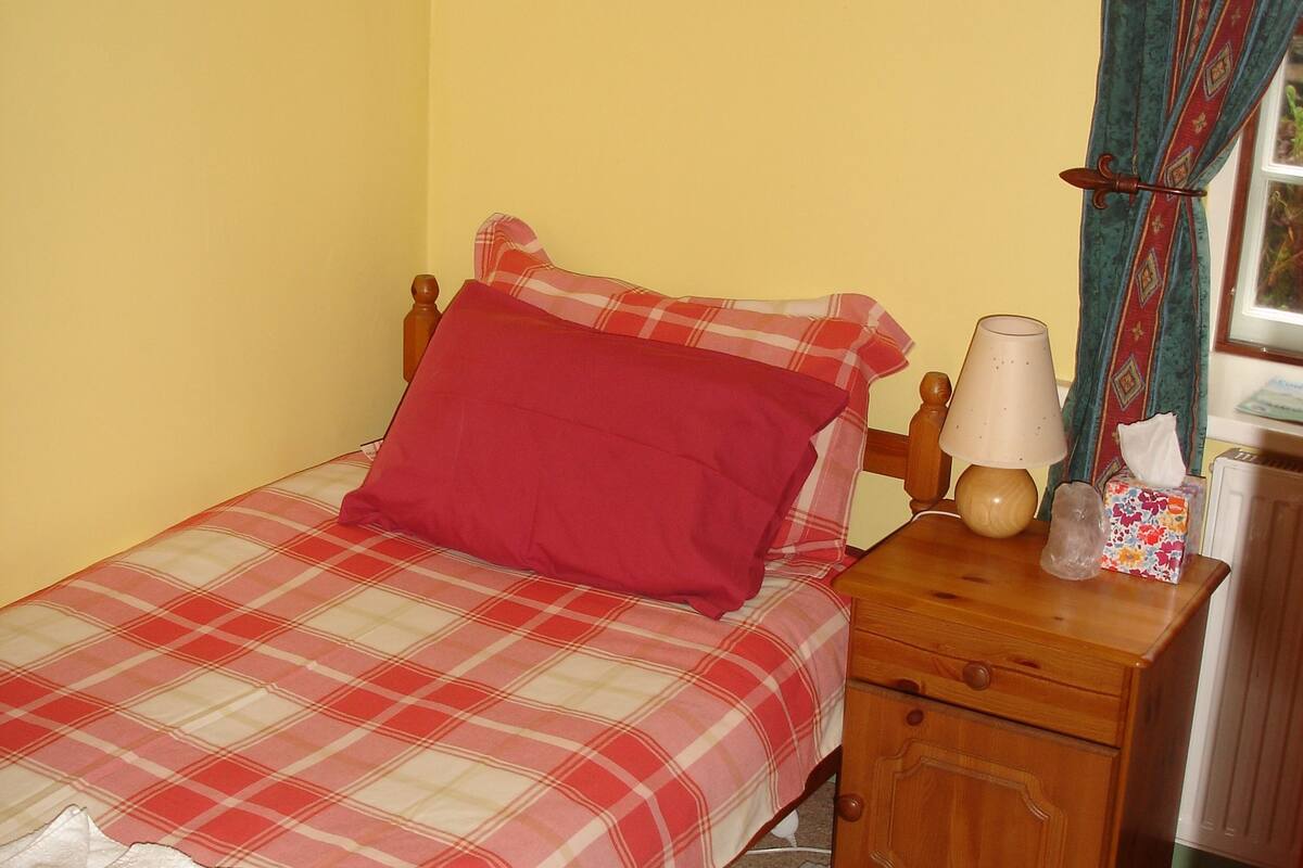 In-room safe, blackout curtains, free WiFi, bed sheets