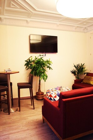 Living area - Hotel Ginebra (Barcelona)